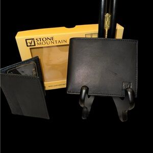 STONE MOUNTAIN Men’s Leather 2pc Box Set - NWT